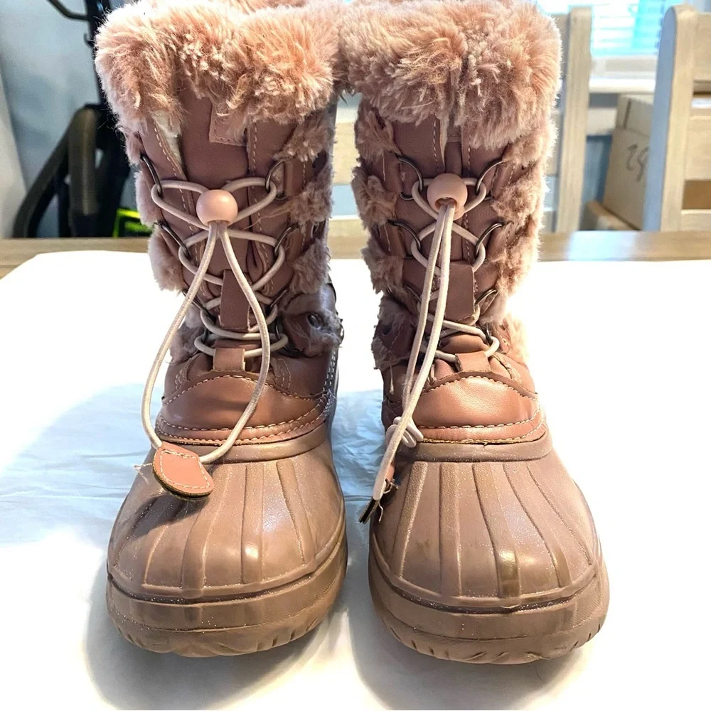 London Fog Collection Winter Snow boots Pink with pink faux fur SZ 3. Worn once